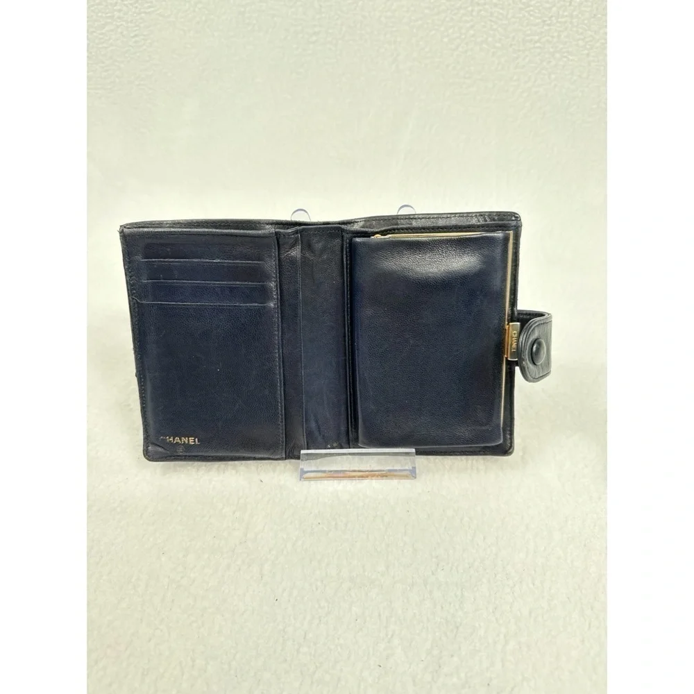Chanel Lambskin Bi Fold Wallet in Navy - Vintage Luxury - Picture 4 of 7